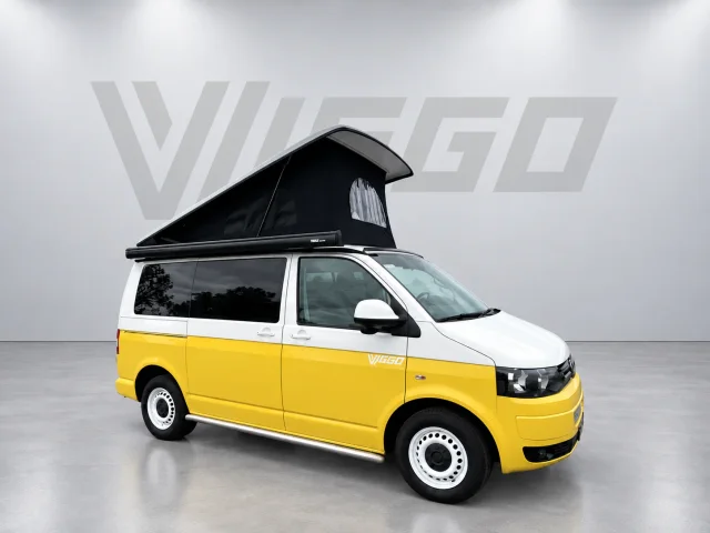 Volkswagen T5 KWB (2015), Midnight Black zonder spoiler — schuin van rechtsvoor