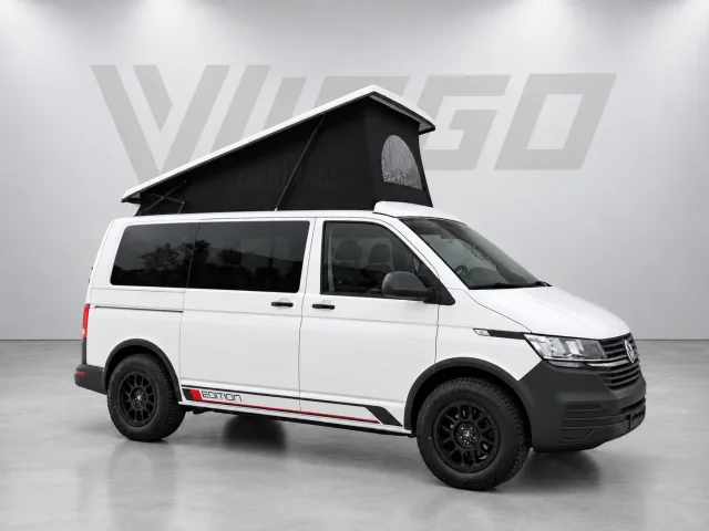 Volkswagen T6.1 KWB (2022) met hefdak en spoiler — zijaanzicht