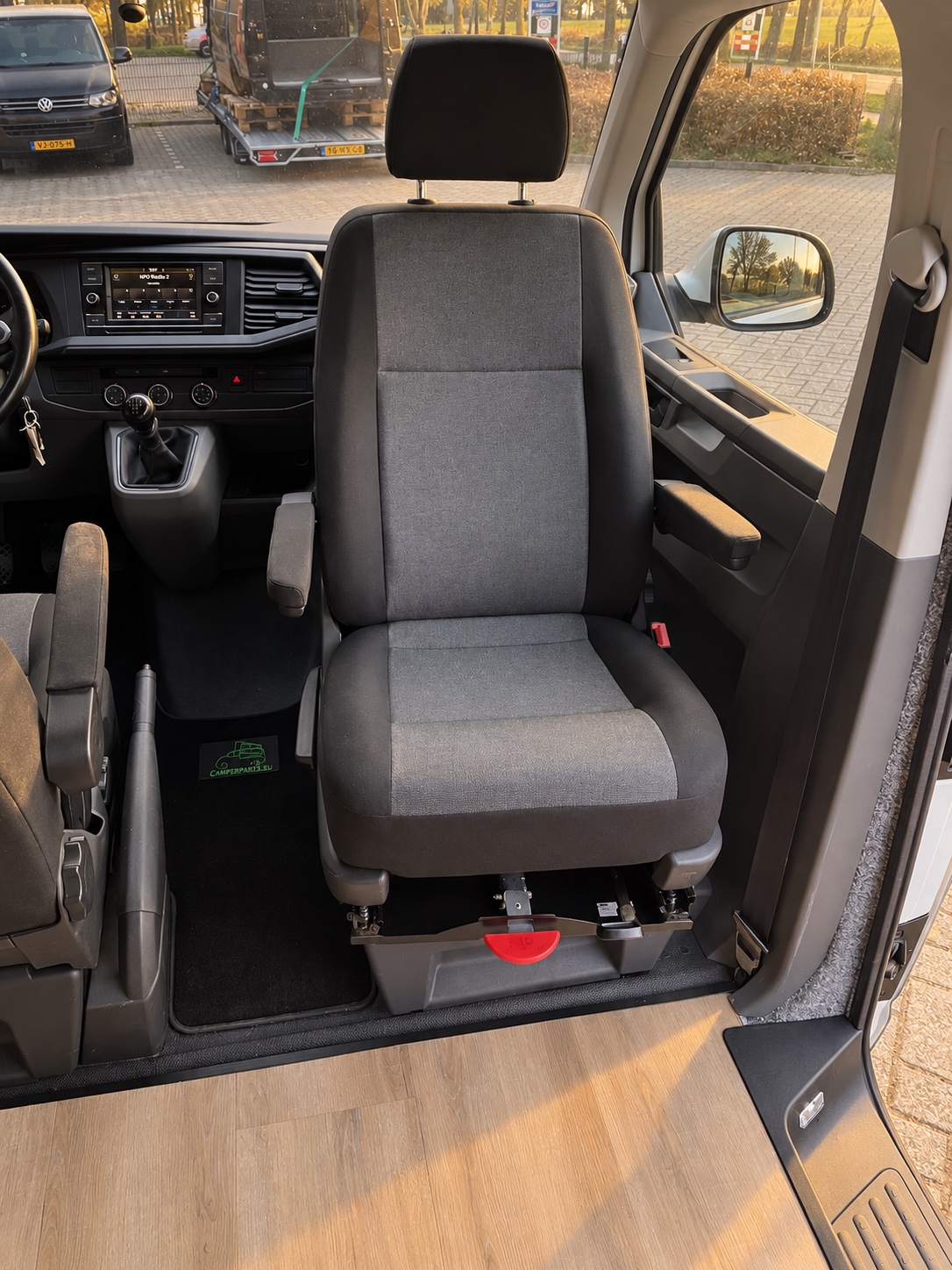 Comfortstoel in de cabine van Viggo #5