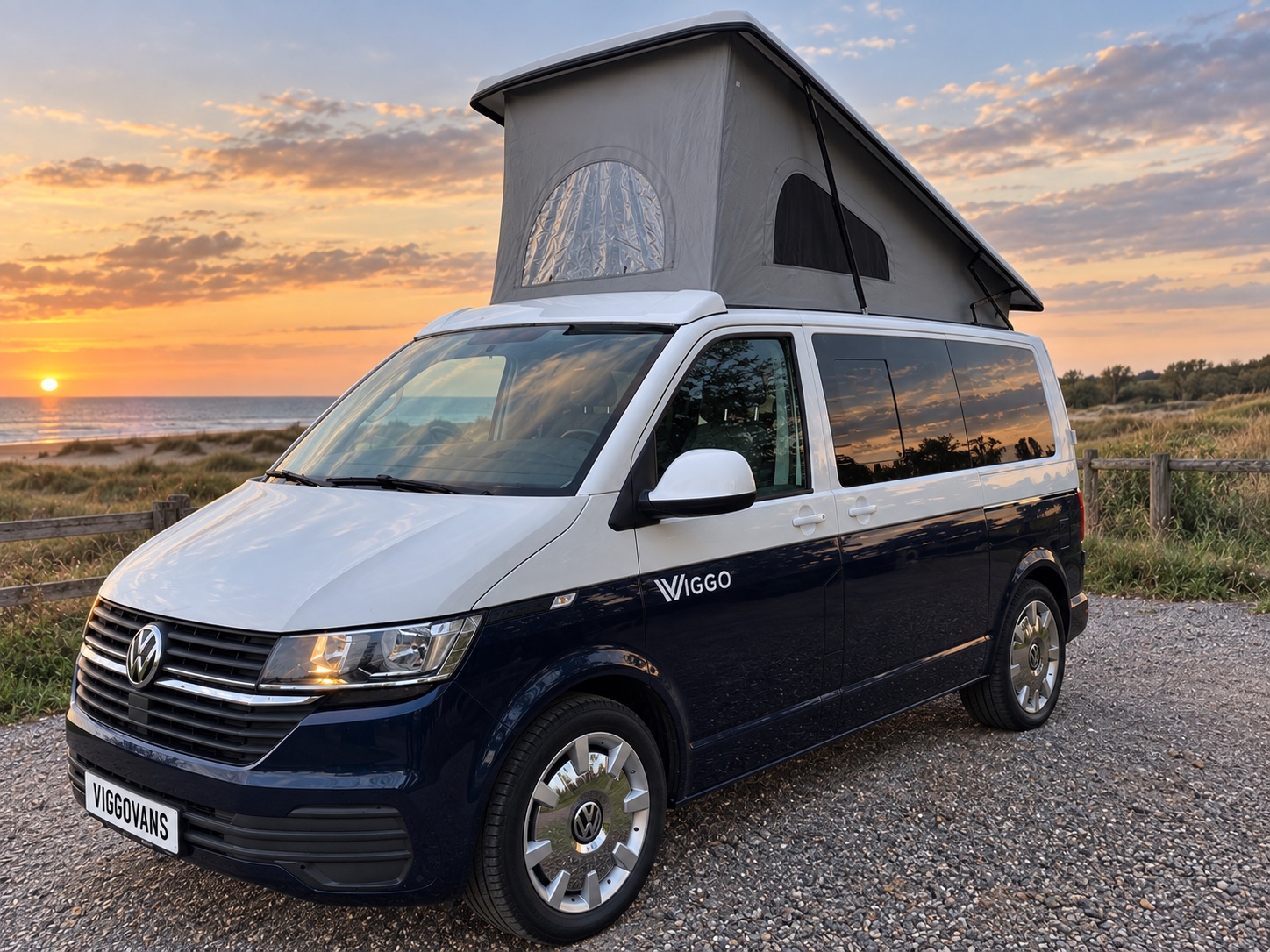 Two-tone Volkswagen Transporter T6.1 LWB Viggo #5 bij zonsondergang